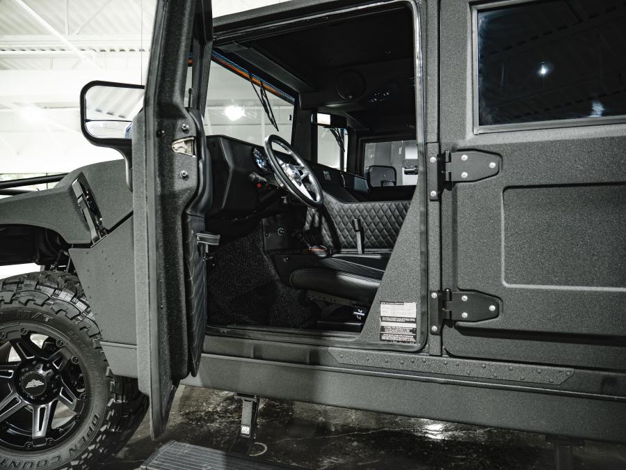 Детали экстерьера Hummer H1 Supertruck by Mil-Spec Automotive 2020 года  (фото 13 из 13)